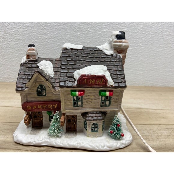 Vtg 1991 Christmas Valley Bakery Inn Illuminated Porcelain Building - Picture 6 of 16